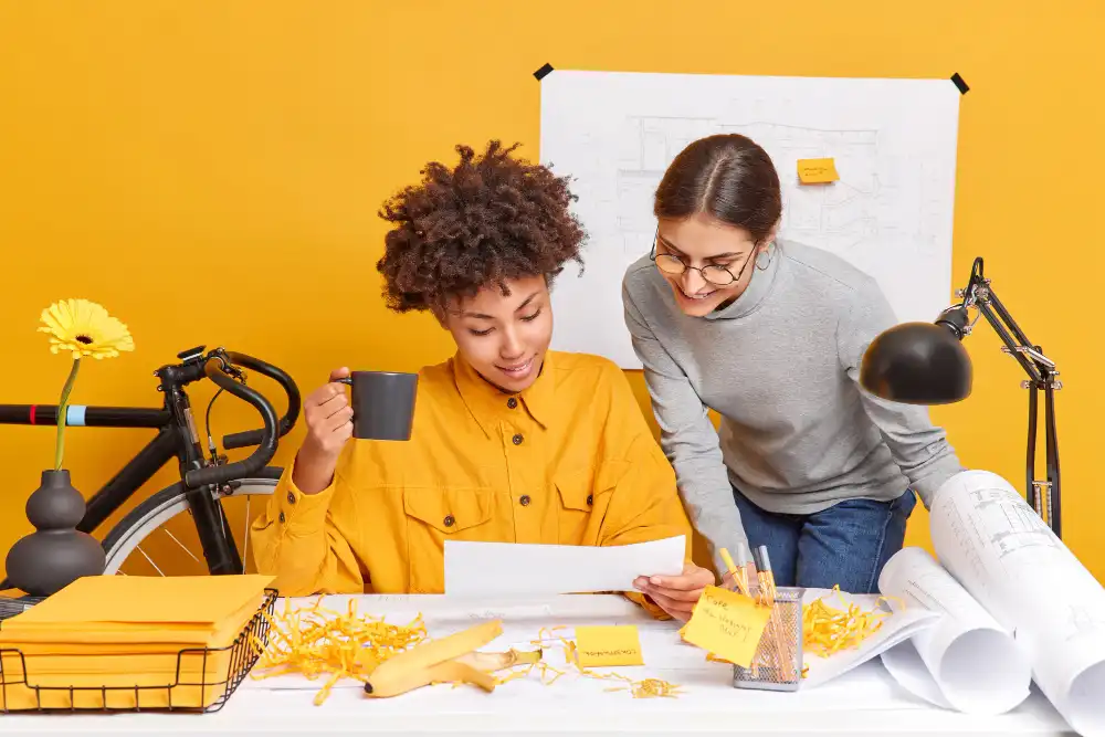 Setembro Amarelo é um convite para refletirmos sobre o papel das empresas no cuidado com a saúde mental.